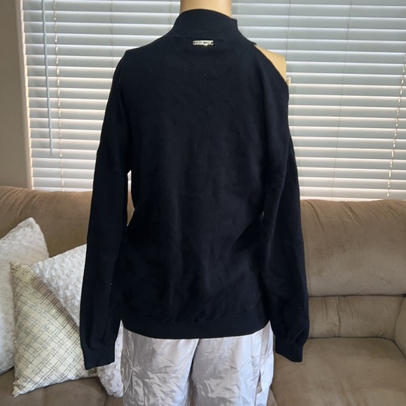 NWOT Michael Kors Black Ribbed Shoulder Cutout Sweater in Black - Picture 4 of 6